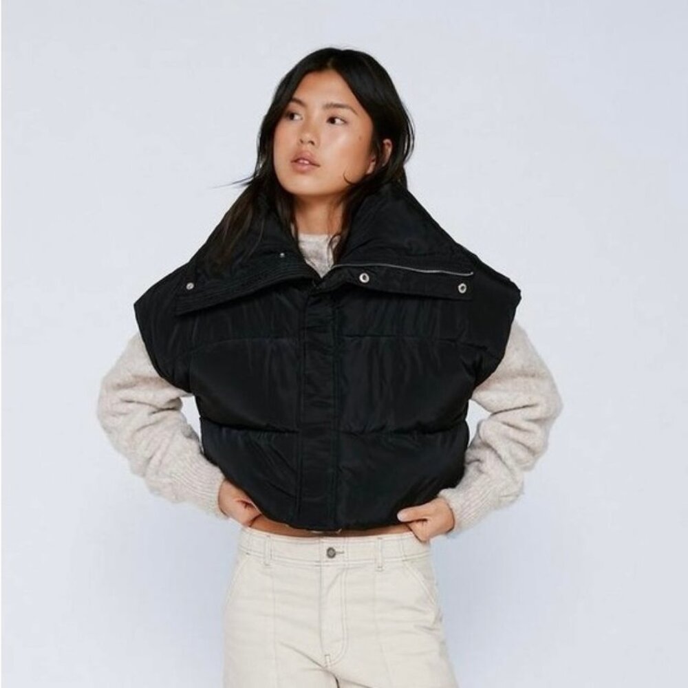 Nasty Gal Cropped Black Puffer Vest with Wide Collar, Size: M